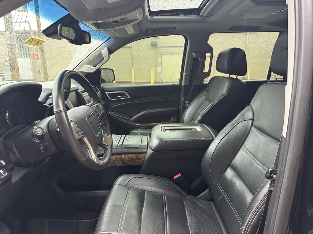 Used 2015 GMC Yukon XL Denali w/ Premium Package image 3
