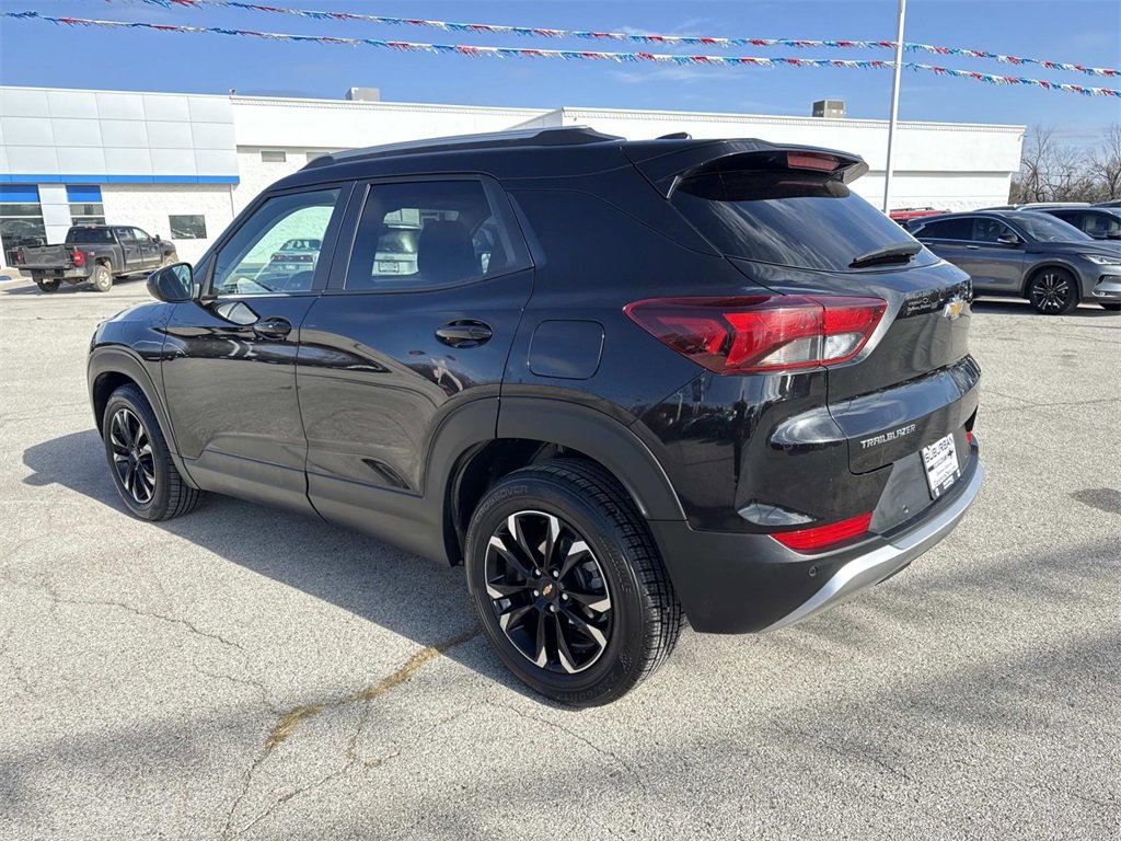 Used 2022 Chevrolet TrailBlazer LT w/ Confidence II Package image 3