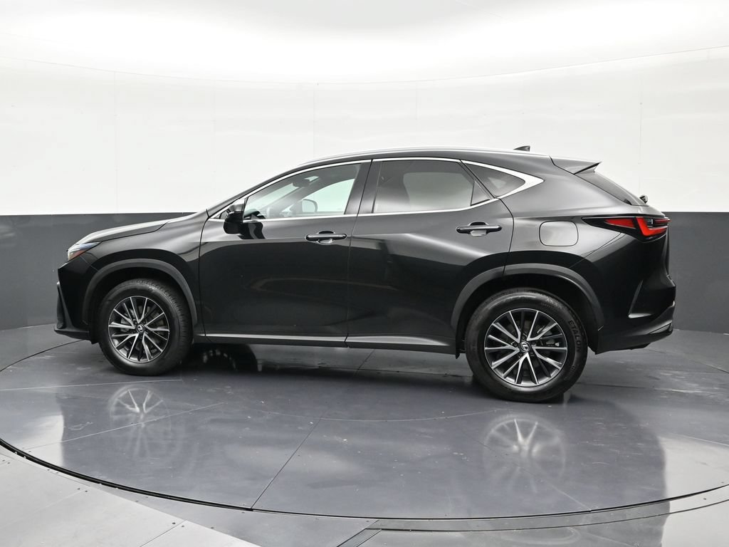 Used 2024 Lexus NX 250 FWD w/ Towing Package (2000 Lbs) image 2