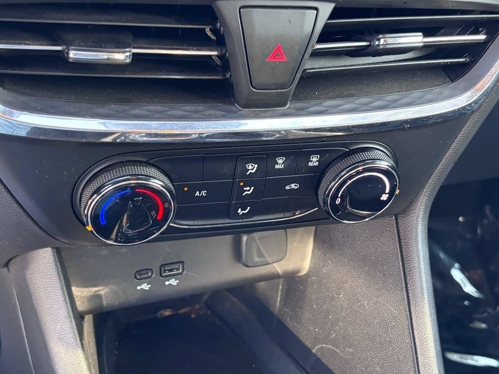 Used 2025 Buick Encore GX Preferred FWD image 30