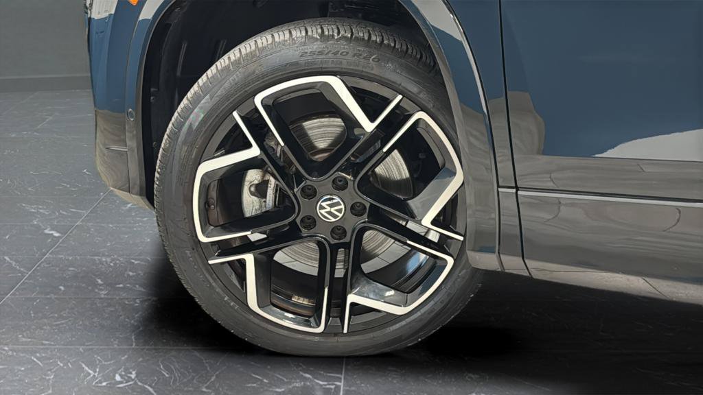 Used 2025 Volkswagen Tiguan SEL R-Line AWD/4WD image 37