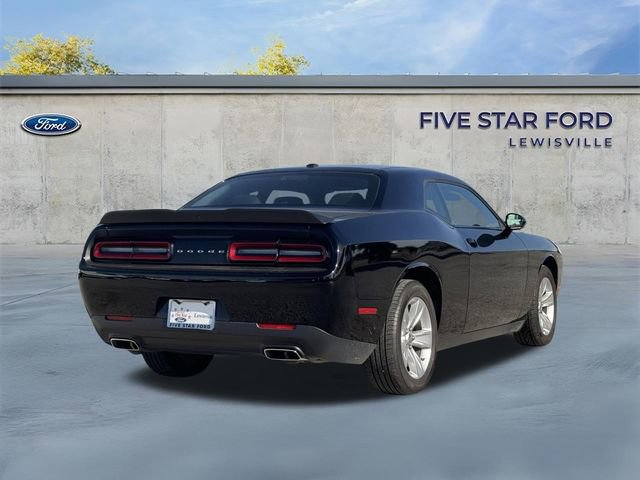 Used 2023 Dodge Challenger SXT image 4