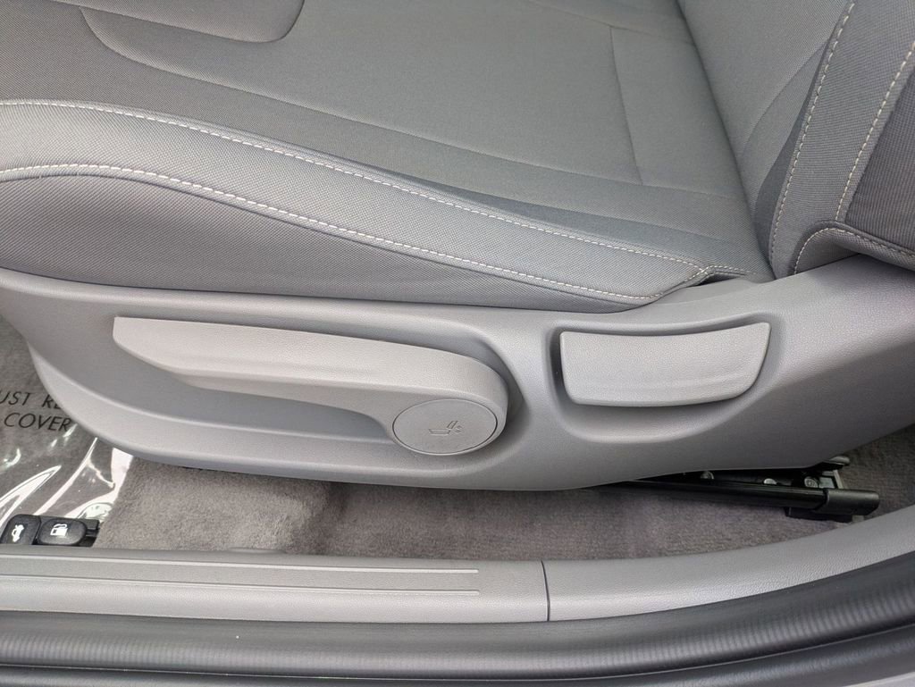 New 2025 Hyundai Elantra Sport image 17