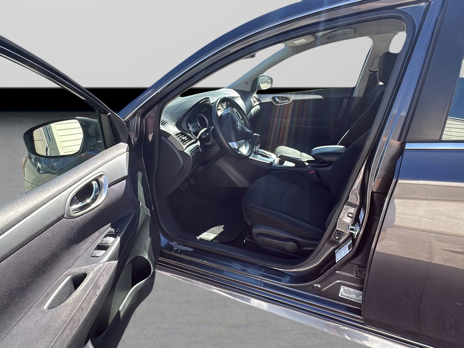 Used 2014 Nissan Sentra SR w/ SR Driver Package FWD image 17