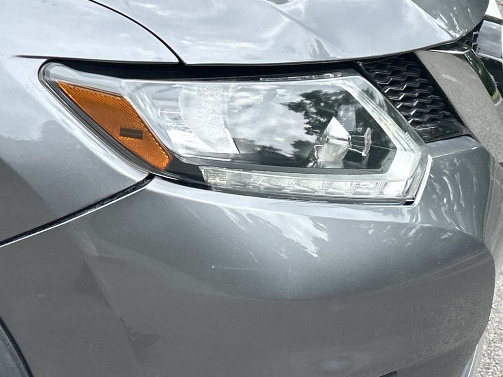 Used 2015 Nissan Rogue SV FWD image 10