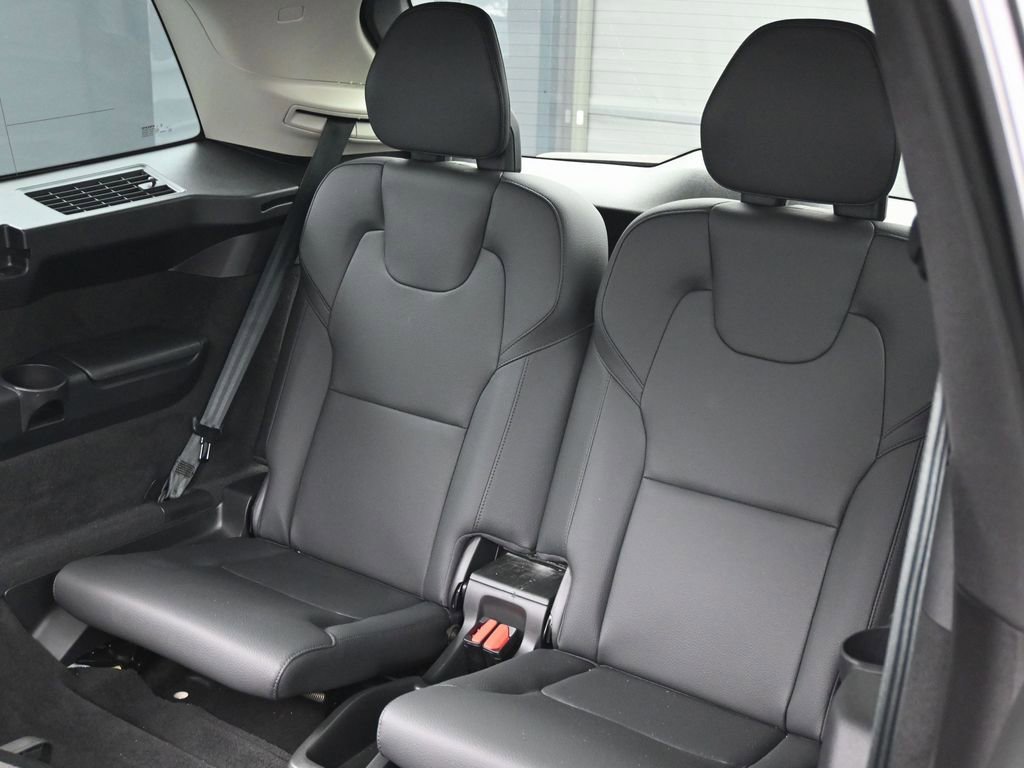 Used 2024 Volvo XC90 B5 Plus image 33