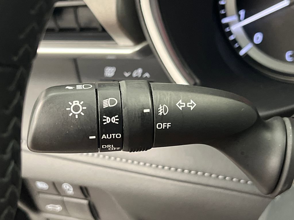 Used 2025 Toyota Highlander XLE FWD image 57
