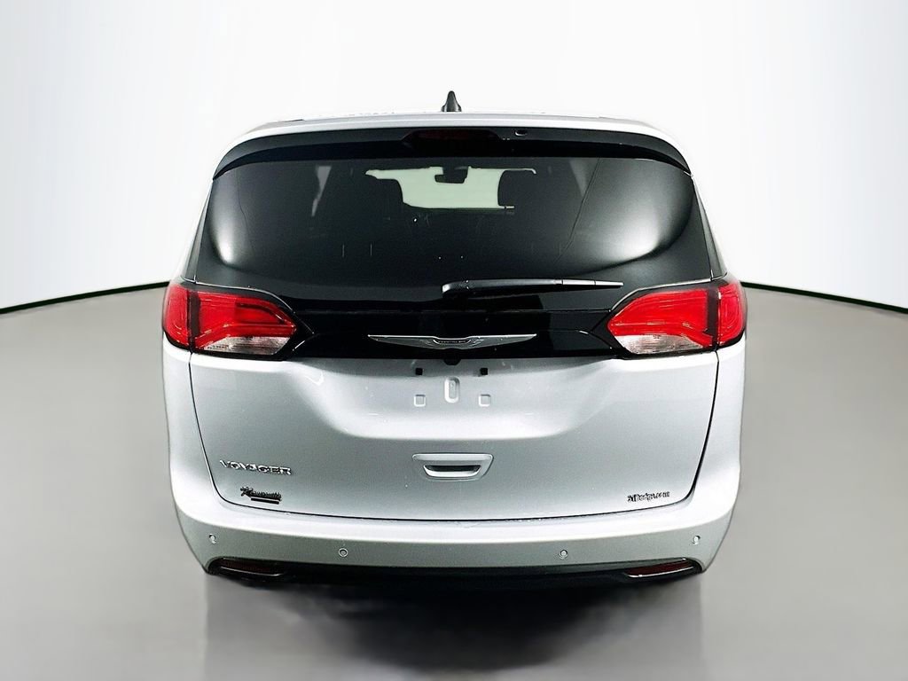 New 2026 Chrysler Voyager LX image 6