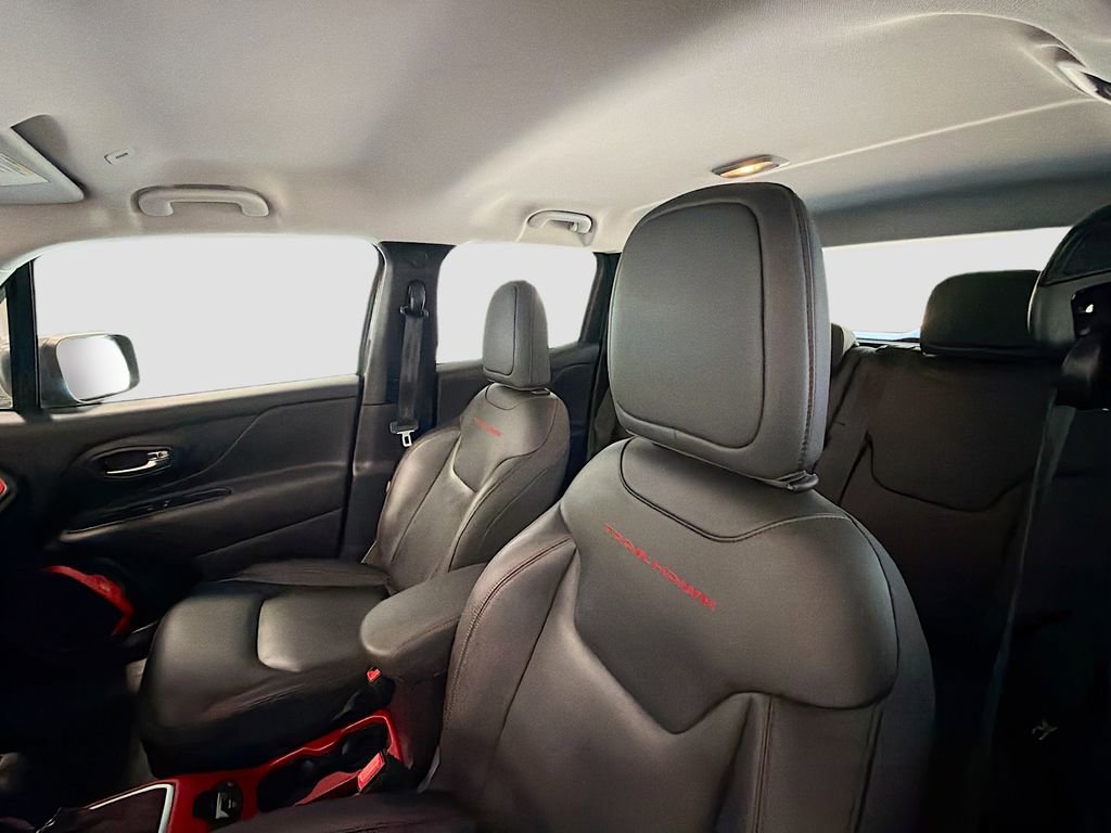 Used 2021 Jeep Renegade Trailhawk AWD/4WD image 18