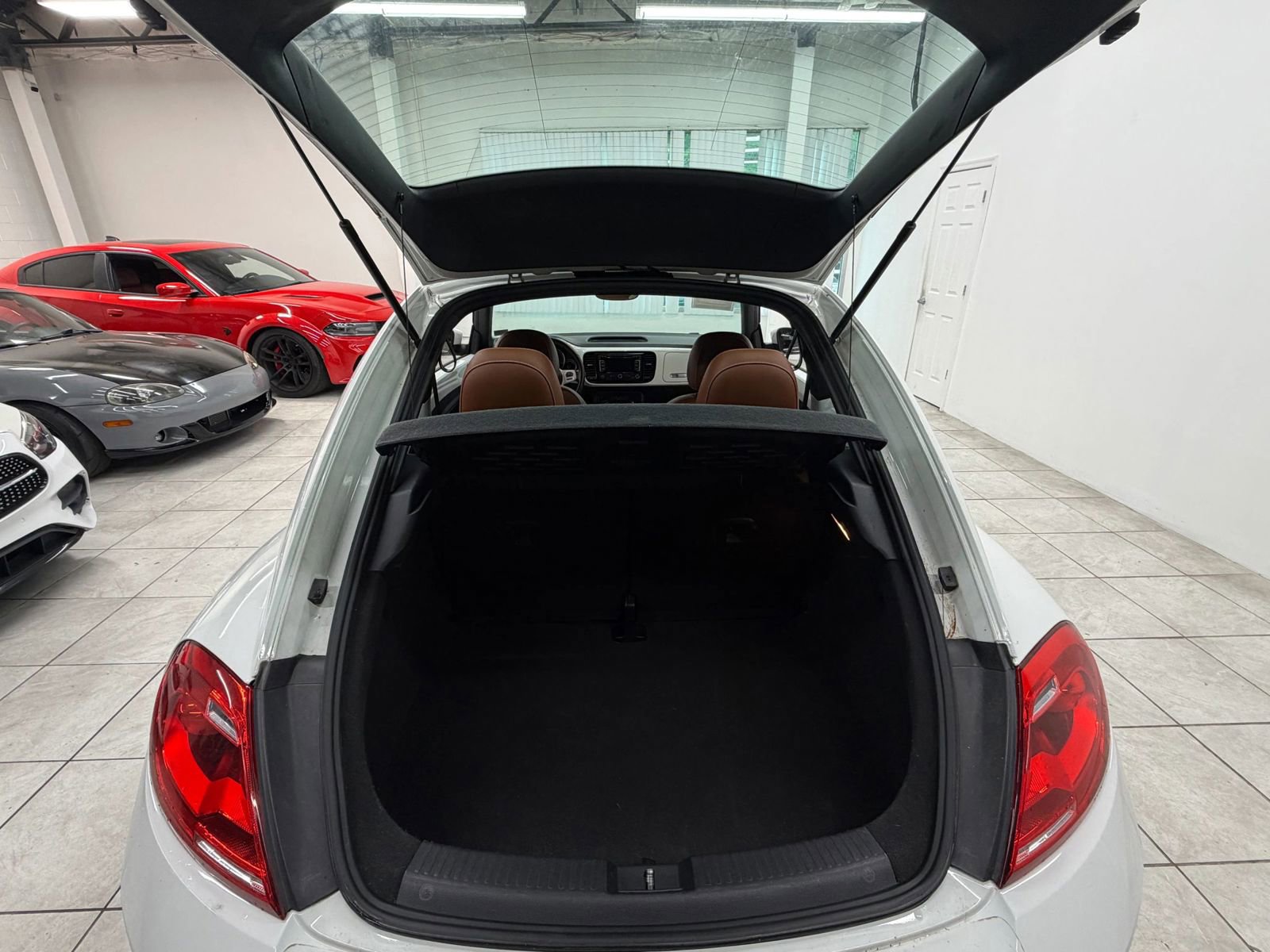 Used 2015 Volkswagen Beetle 1.8T Classic FWD image 16