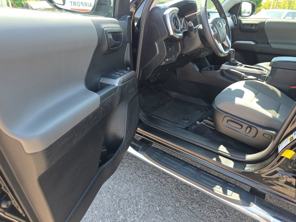 Used 2022 Toyota Tacoma SR5 AWD/4WD image 10