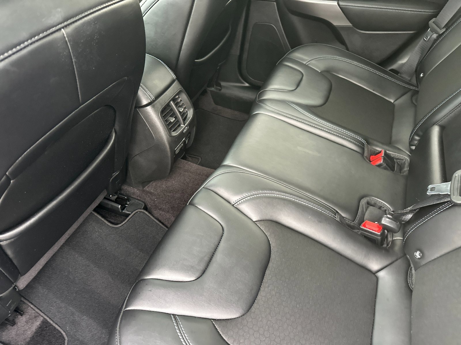 Used 2019 Jeep Cherokee Latitude Plus w/ Comfort/Convenience Group image 11