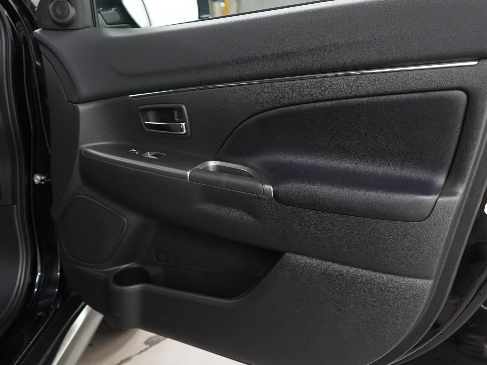 Used 2024 Mitsubishi Outlander Sport SE AWD/4WD image 9