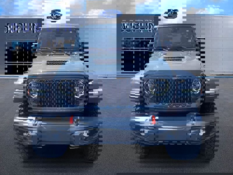 Used 2024 Jeep Gladiator Mojave w/ Technology Group image 2