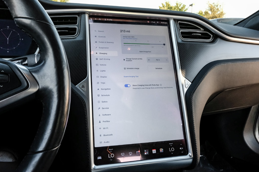 Used 2017 Tesla Model S 100D AWD/4WD image 24