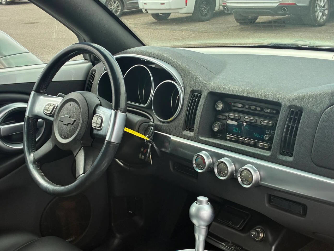 Used 2005 Chevrolet SSR w/ Preferred Equipment Group RWD image 21