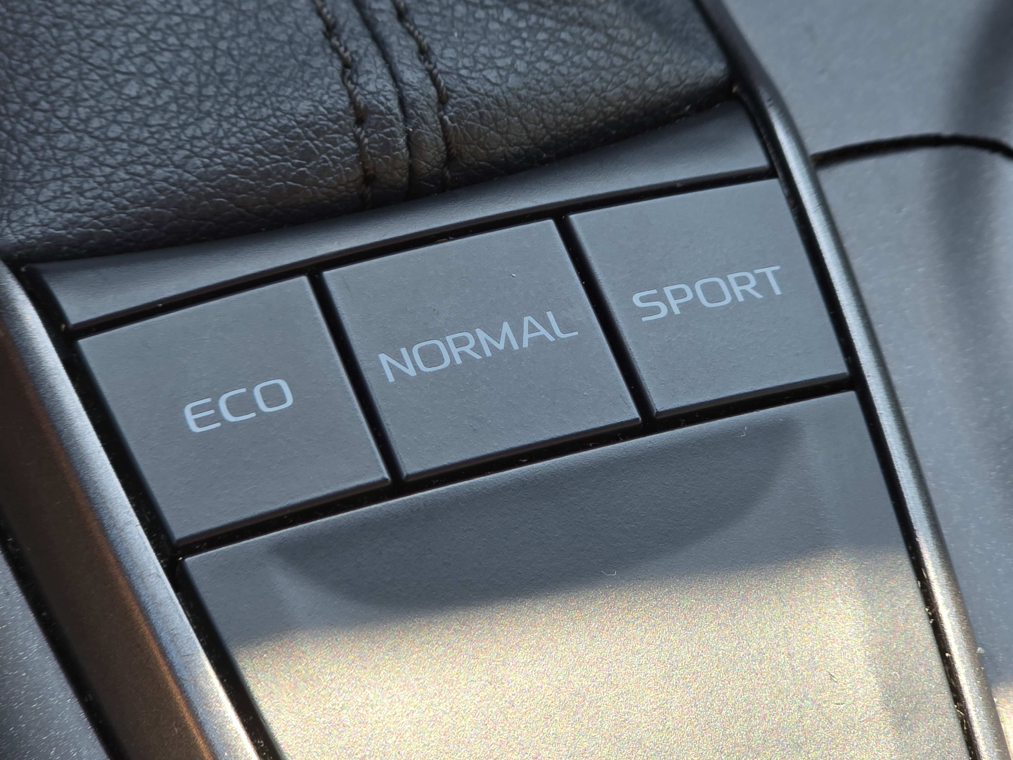 Used 2023 Toyota Camry SE image 9