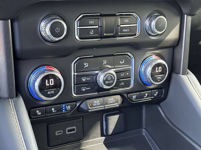 Used 2024 GMC Yukon AT4 w/ Technology Package AWD/4WD image 20