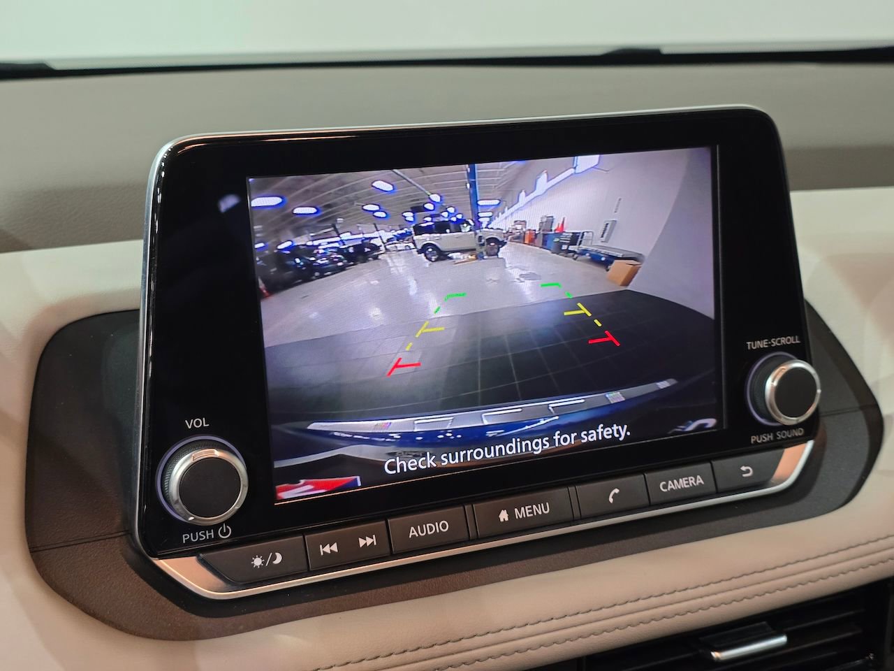 Used 2023 Nissan Rogue SV image 28