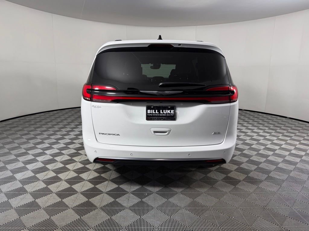 Used 2024 Chrysler Pacifica Pinnacle image 7