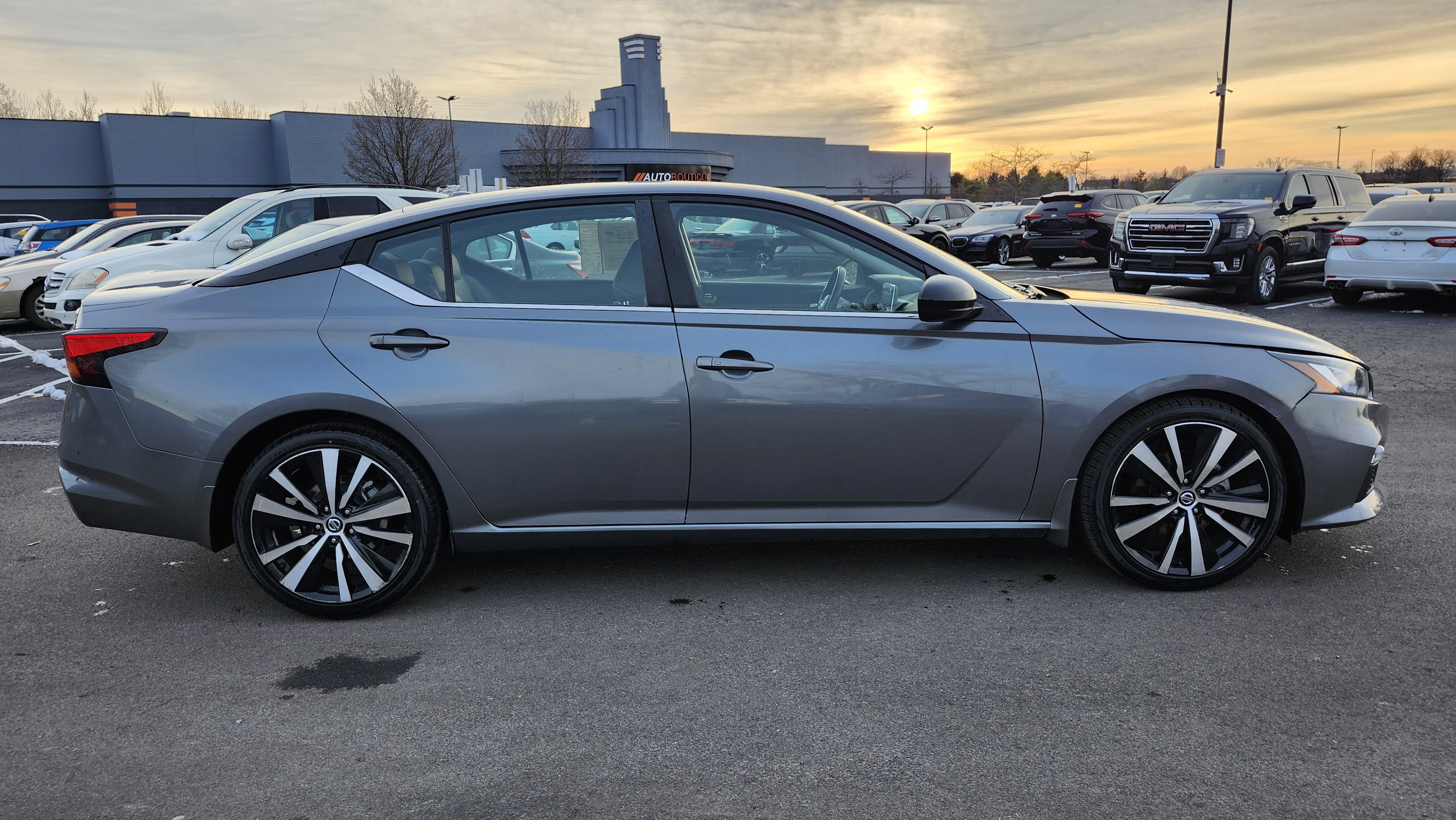 Used 2022 Nissan Altima 2.5 SR image 17