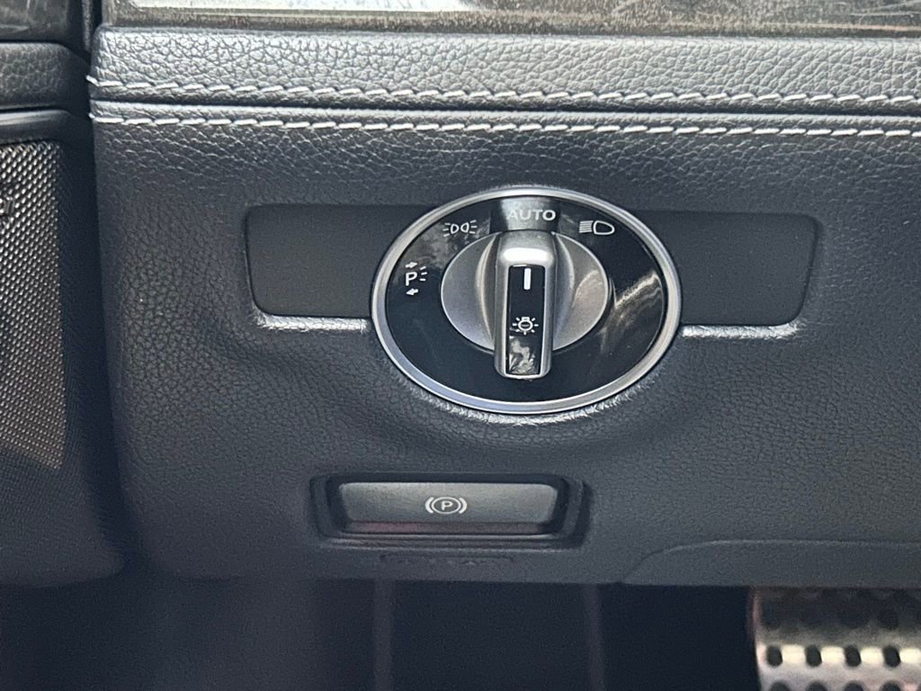 Used 2013 Mercedes-Benz SL 550 image 17