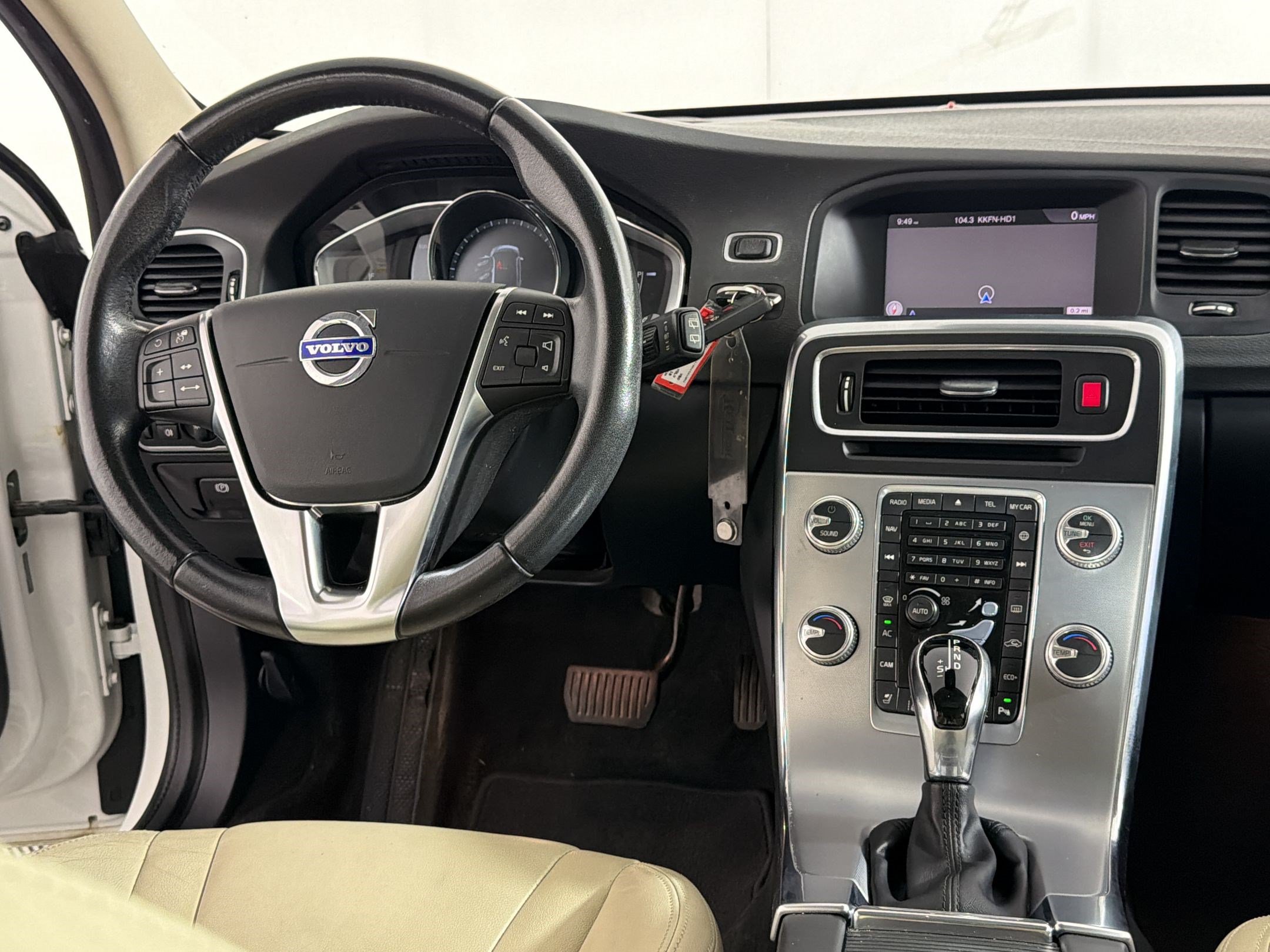 Used 2018 Volvo V60 T5 Dynamic w/ Vision Package FWD image 29