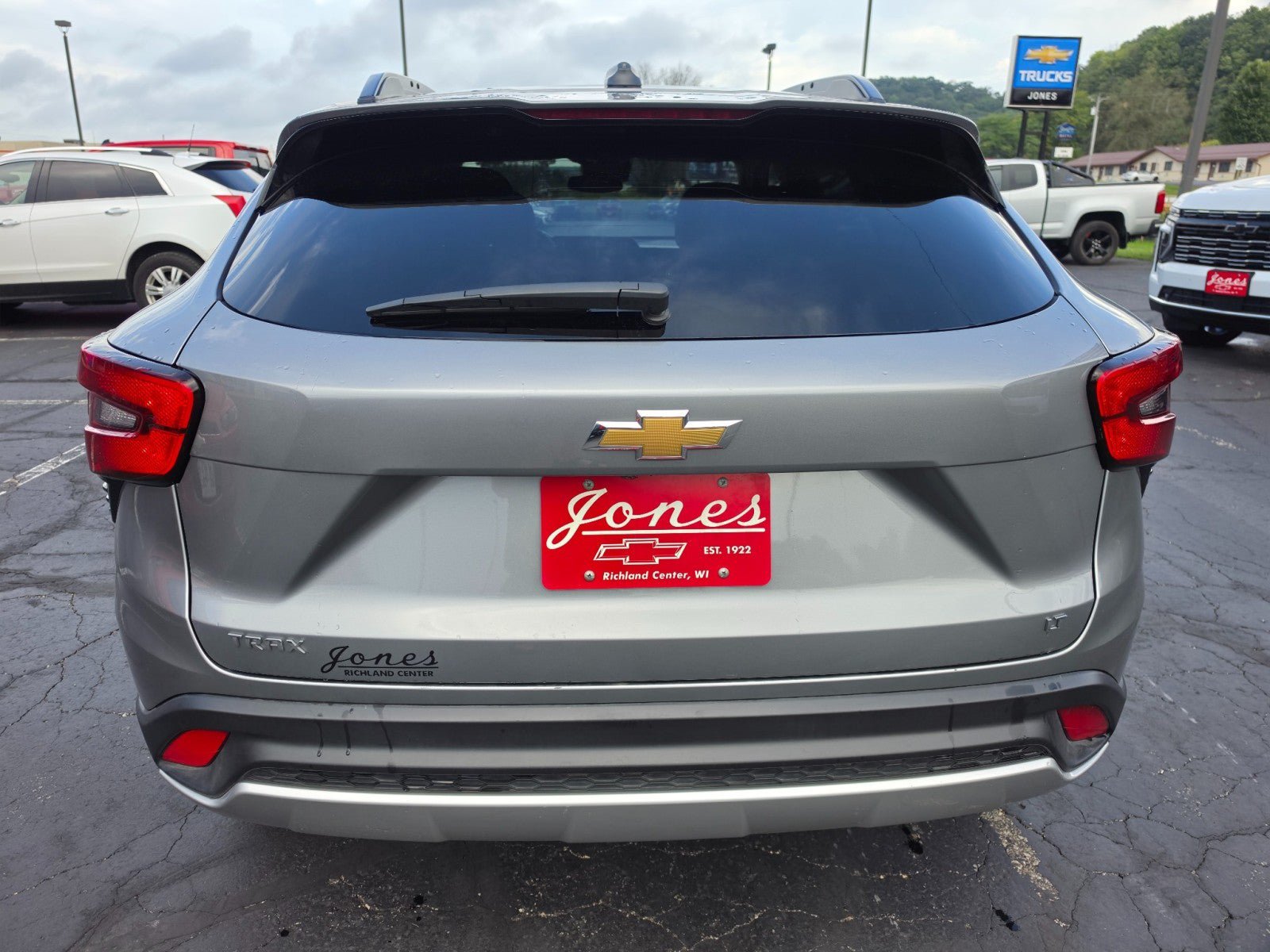 Used 2025 Chevrolet Trax LT w/ LT Convenience Package FWD image 4
