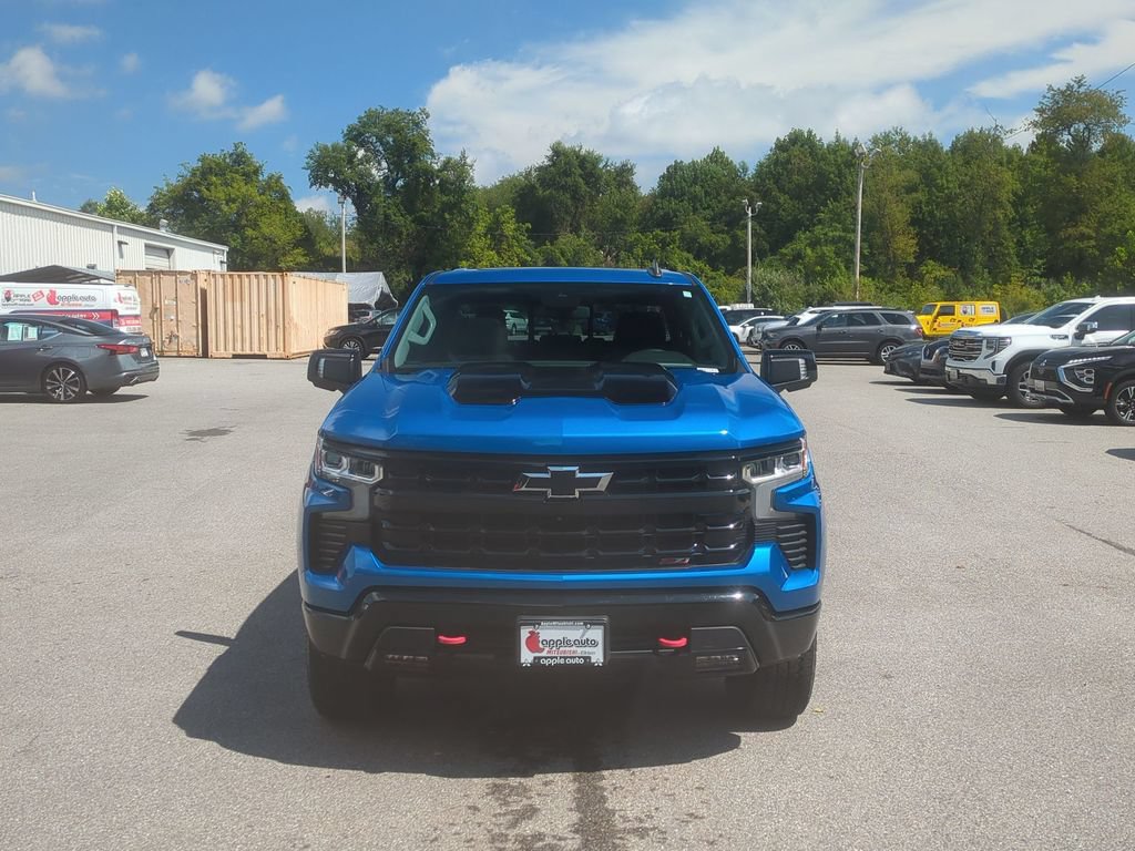 Used 2023 Chevrolet Silverado 1500 LT Trail Boss w/ LT Trail Boss Premium Package AWD/4WD image 2