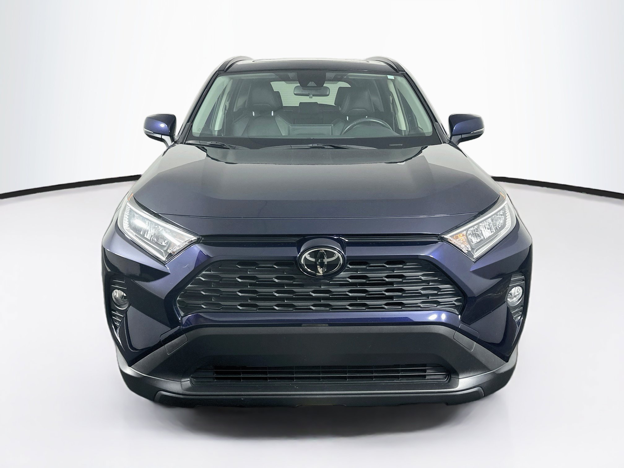 Used 2019 Toyota RAV4 XLE Premium FWD image 2