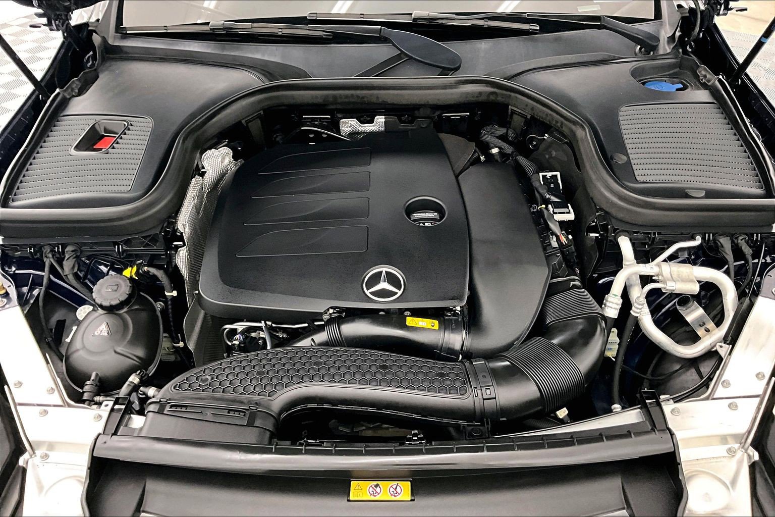 Certified 2022 Mercedes-Benz GLC 300 4MATIC image 9