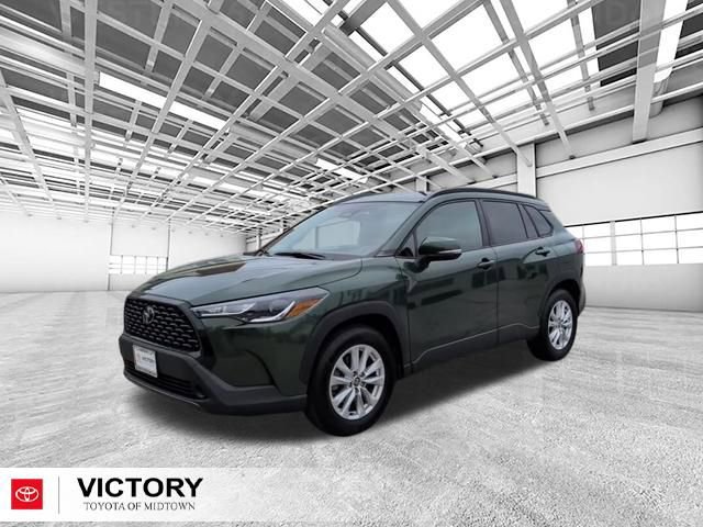 Used 2023 Toyota Corolla Cross LE w/ Moonroof Package AWD/4WD image 11