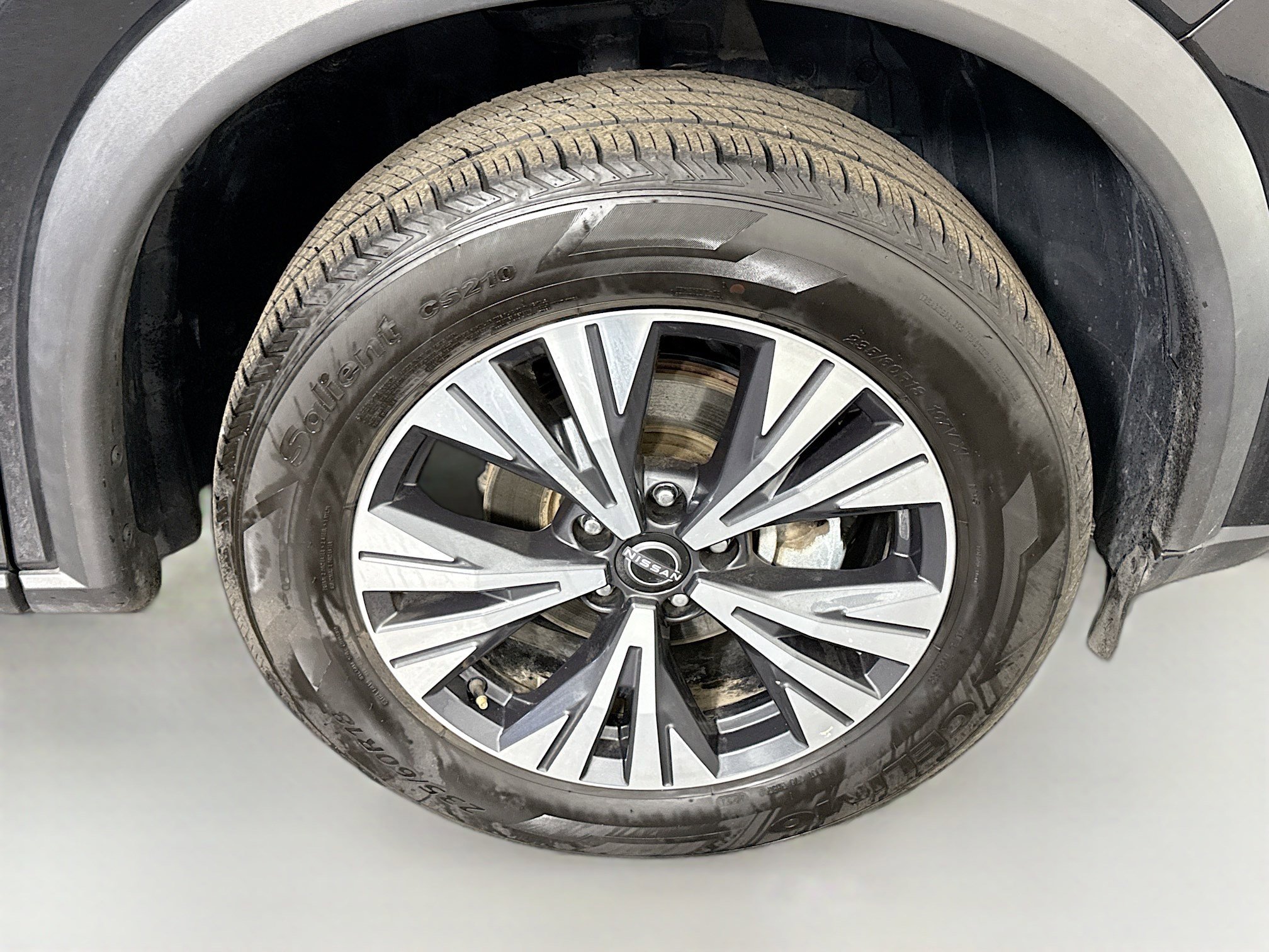 Used 2023 Nissan Rogue SV image 32