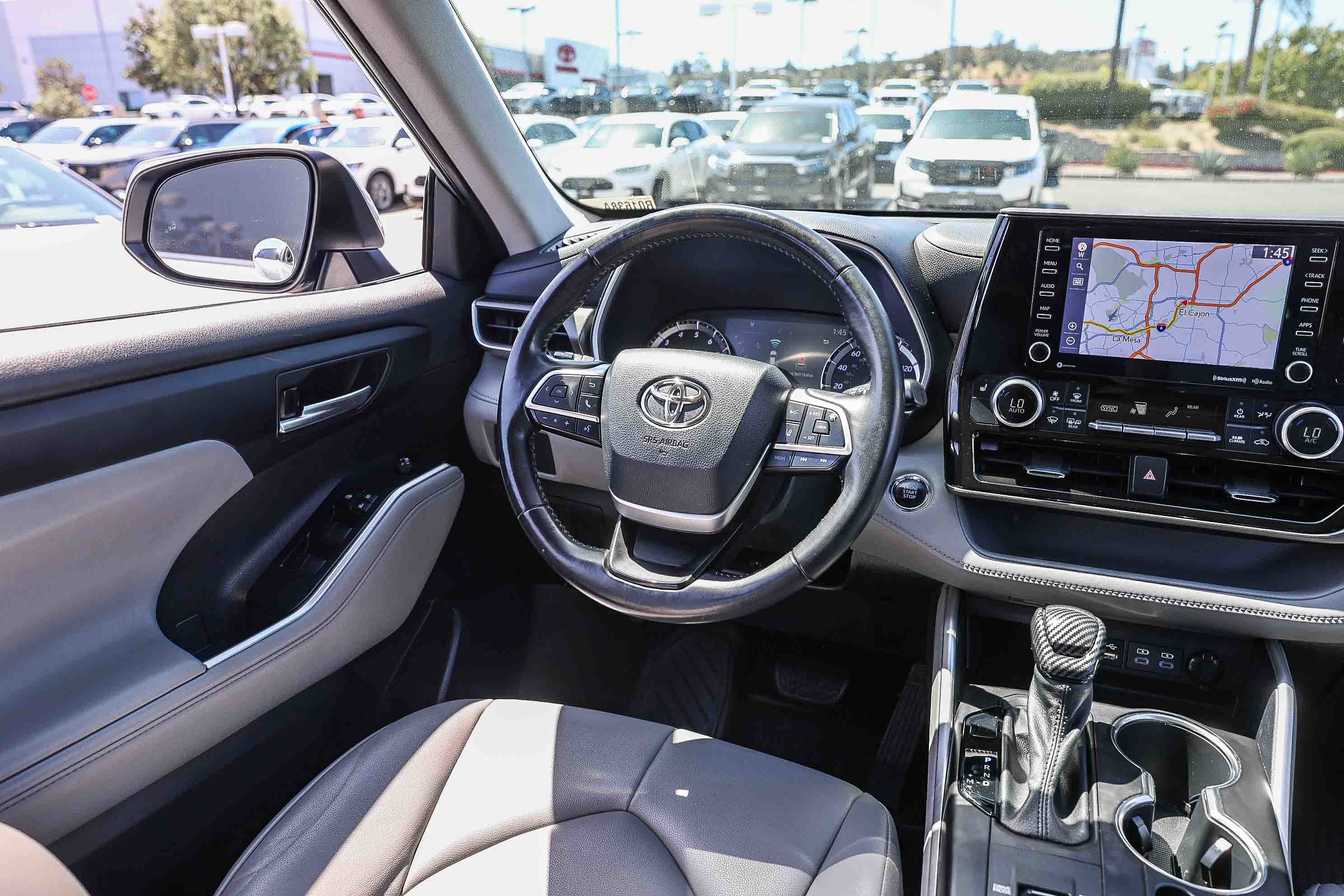 Used 2022 Toyota Highlander XLE image 4