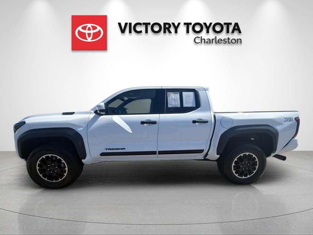 Used 2025 Toyota Tacoma TRD Off-Road AWD/4WD image 2