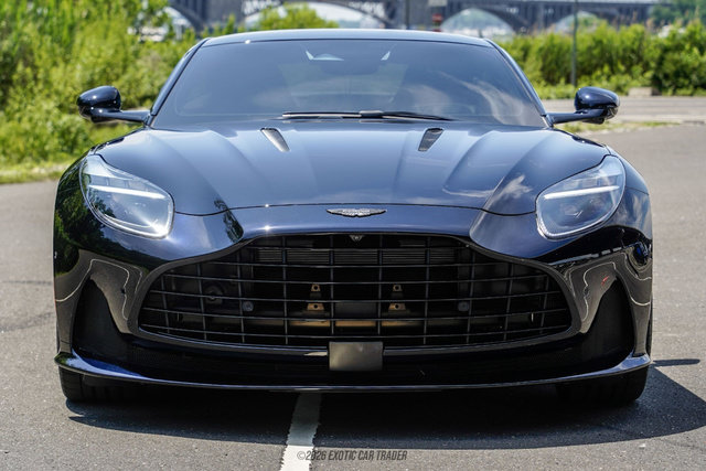 Used 2024 Aston Martin DB12 Coupe RWD image 13