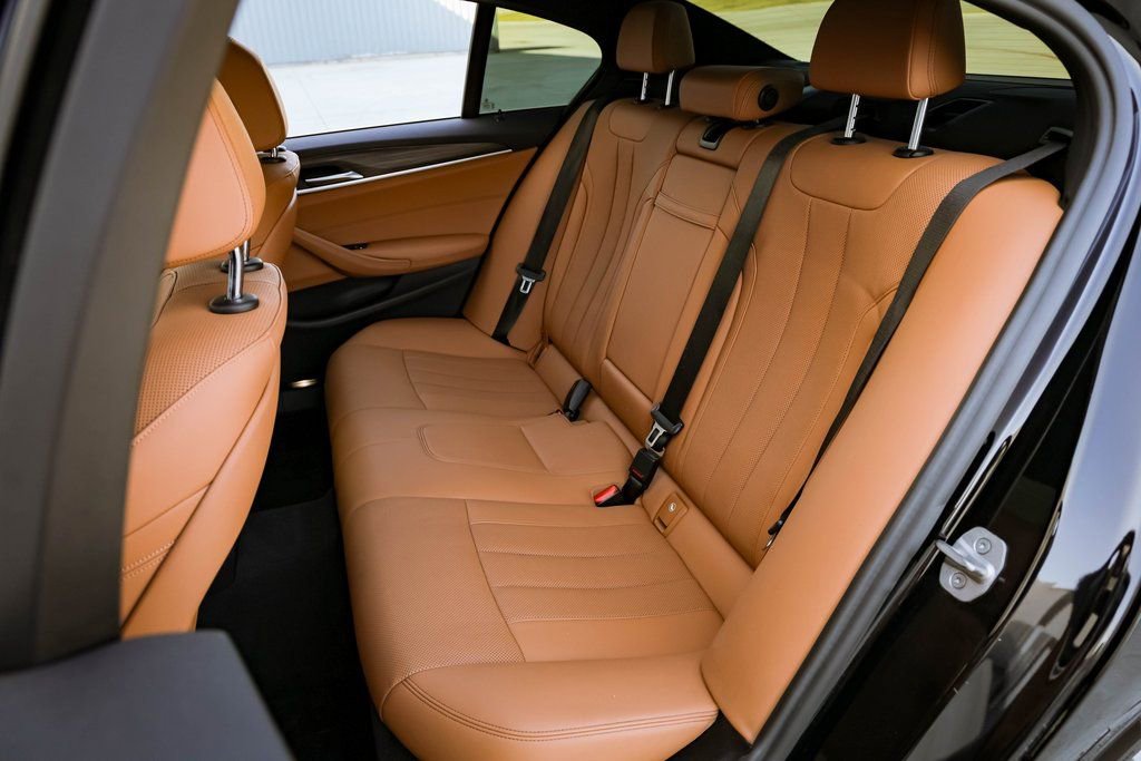 Used 2021 BMW 540i w/ Convenience Package RWD image 30