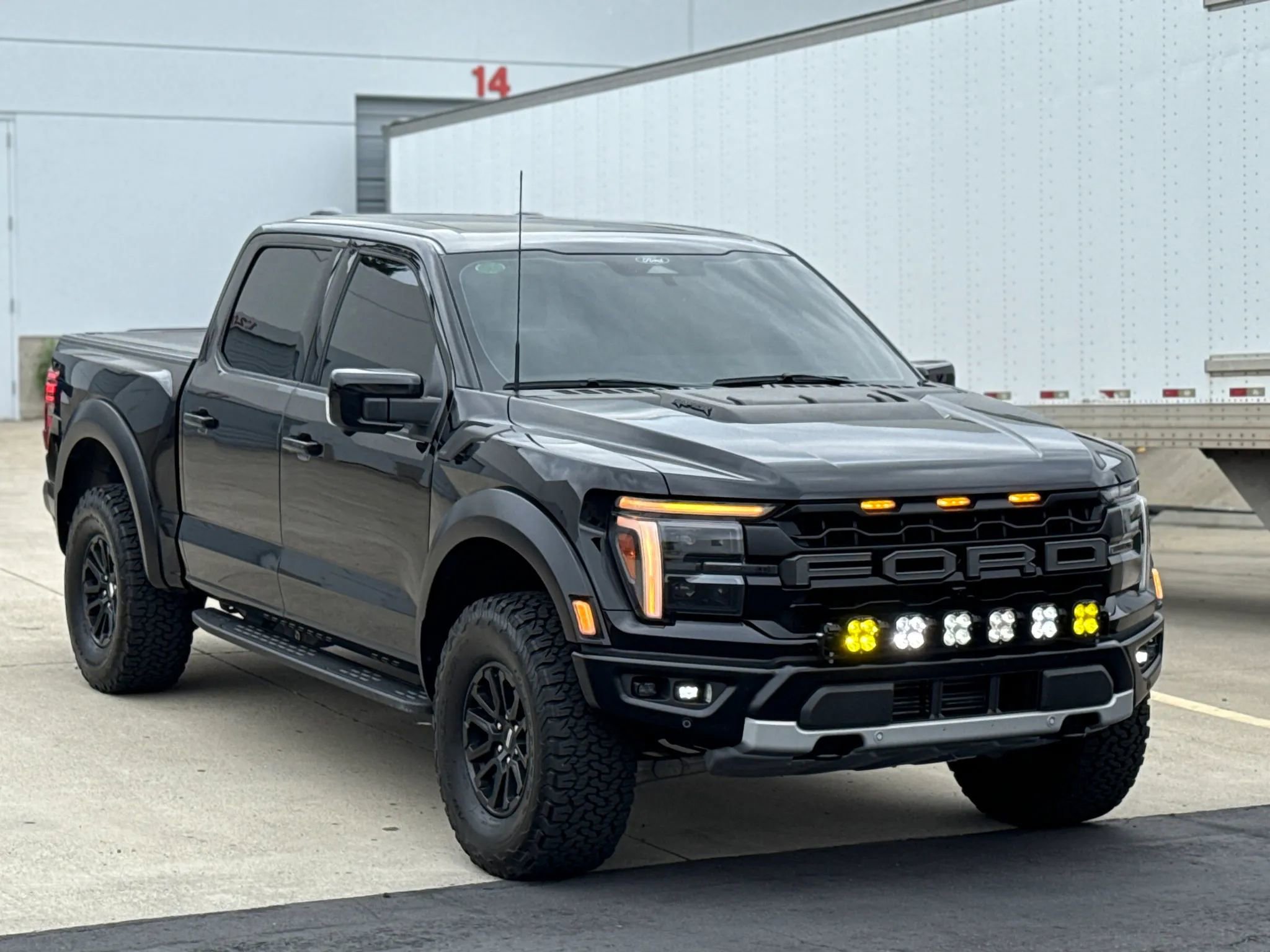 Used 2025 Ford F150 Raptor AWD/4WD image 3