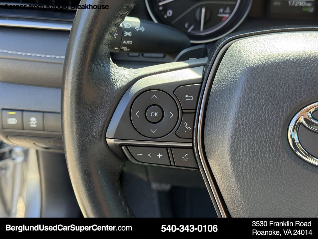 Used 2022 Toyota Camry SE image 18