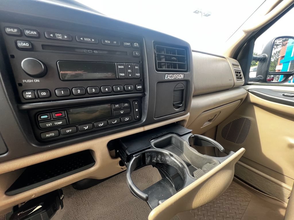 Used 2005 Ford Excursion Limited AWD/4WD image 7