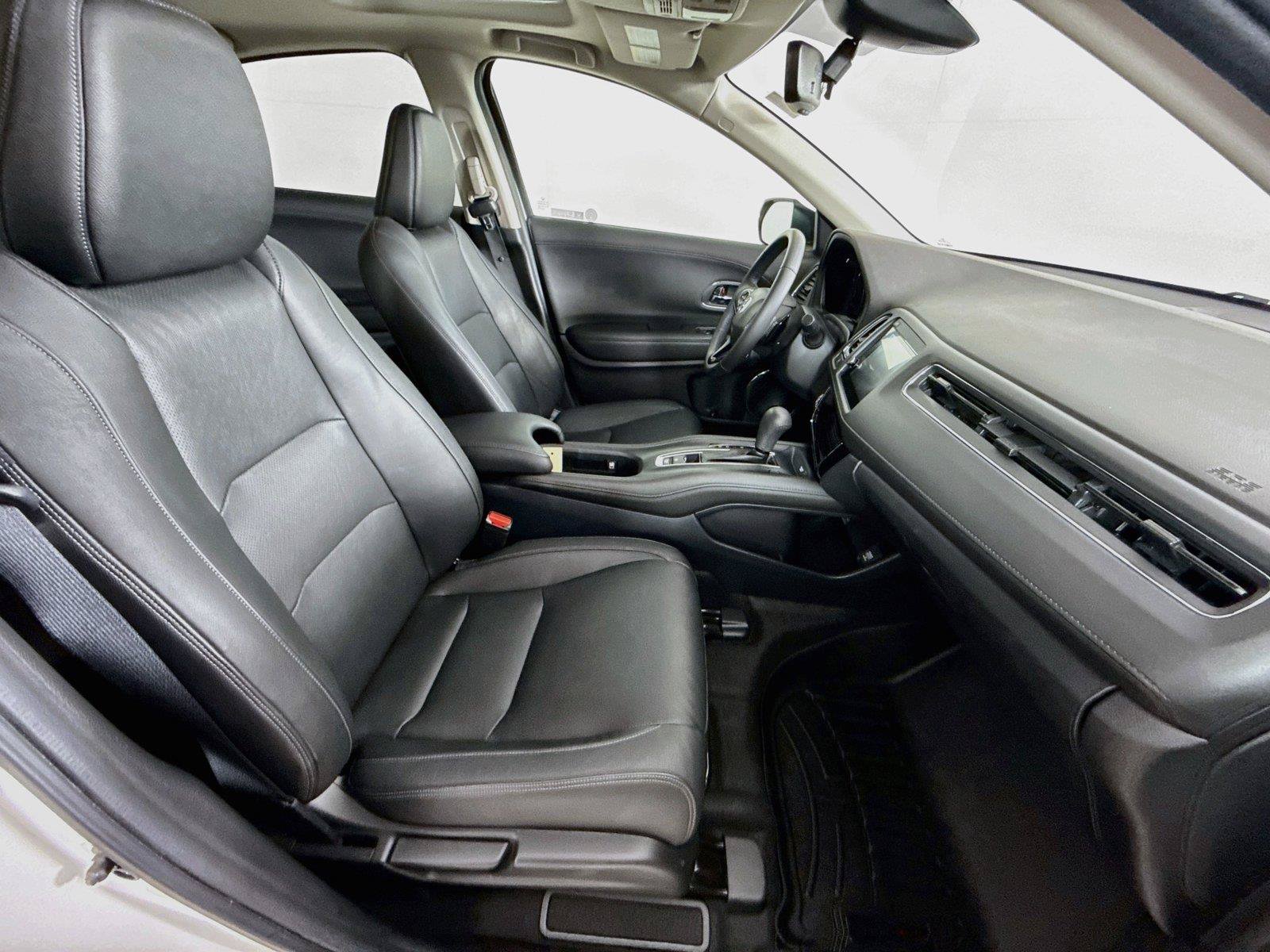 Used 2020 Honda HR-V Touring image 29