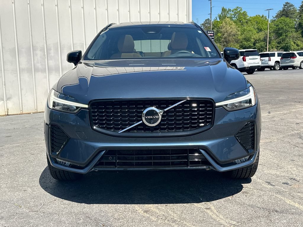 Used 2024 Volvo XC60 B5 Ultimate w/ Protection Package Premier AWD/4WD image 3