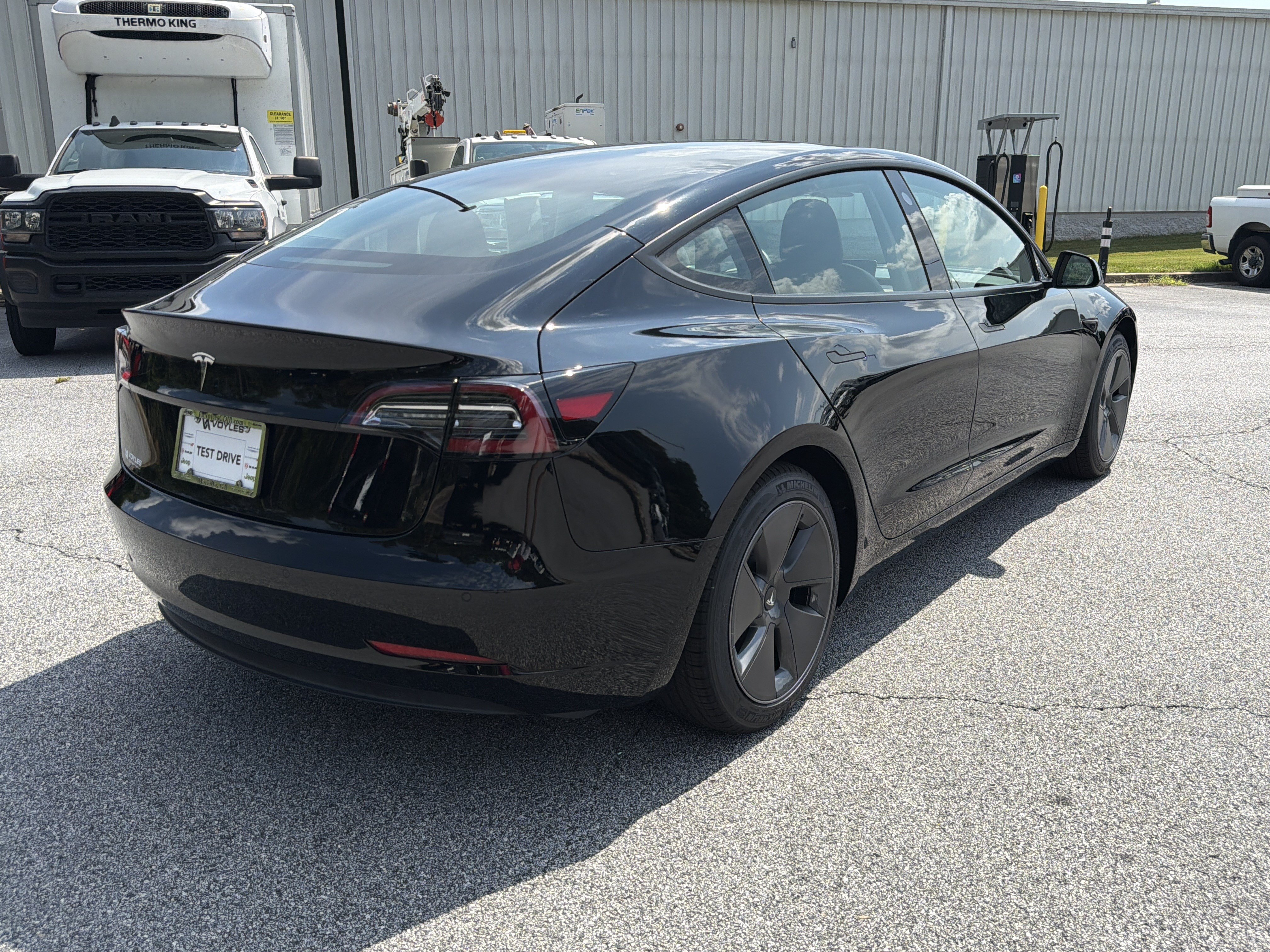 Used 2021 Tesla Model 3 Standard Range Plus RWD image 8