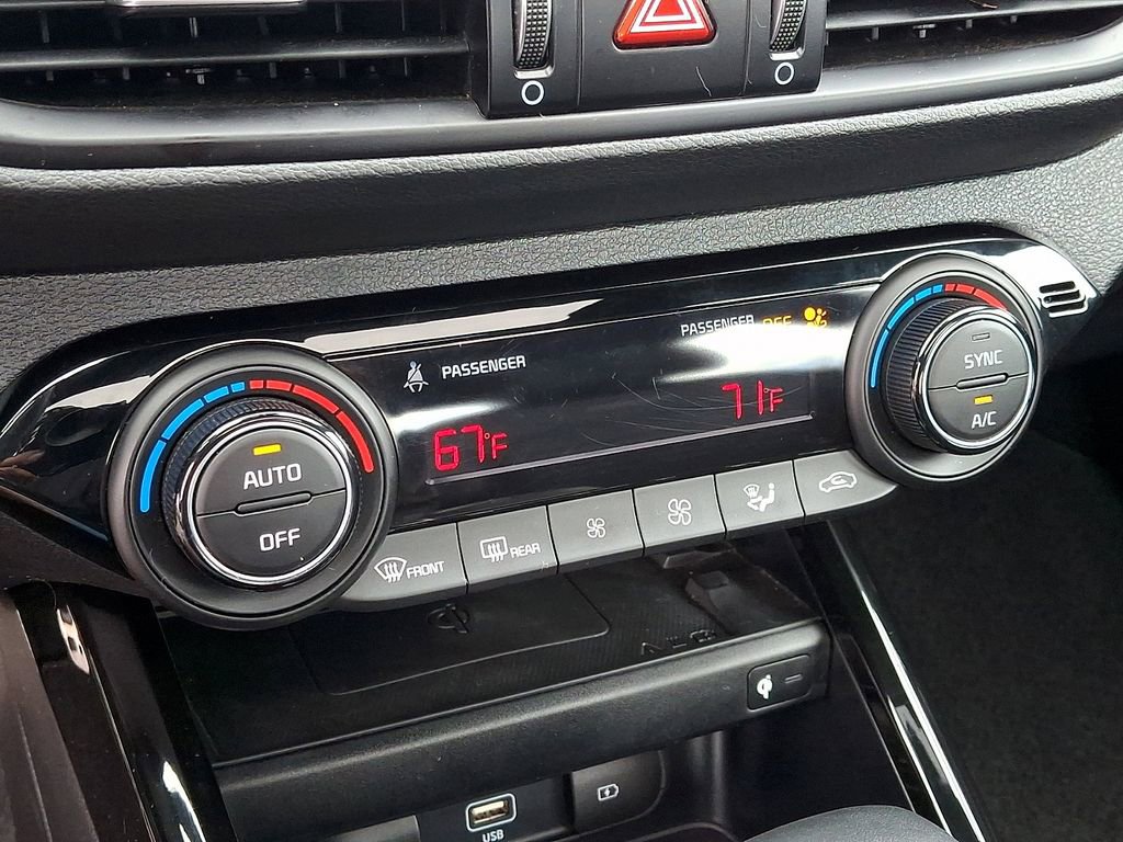 Used 2024 Kia Forte GT-Line w/ GT-Line Premium Package image 17