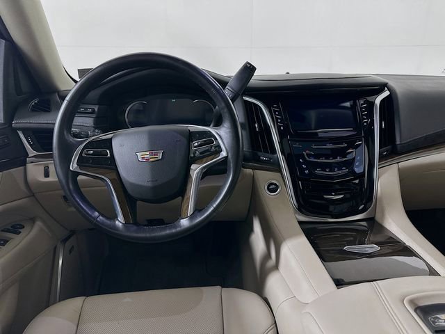 Used 2020 Cadillac Escalade Premium Luxury AWD/4WD image 24