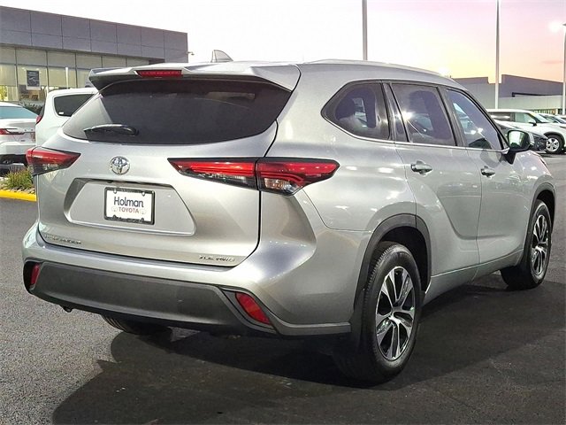 Certified 2024 Toyota Highlander XLE image 7