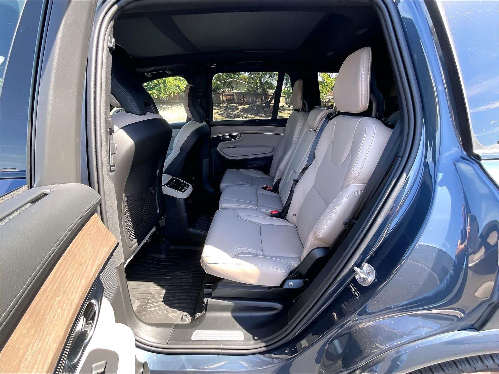 New 2026 Volvo XC90 T8 Ultra w/ Protection Package AWD/4WD image 12