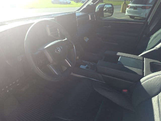 Used 2026 Toyota Sequoia Platinum AWD/4WD image 15