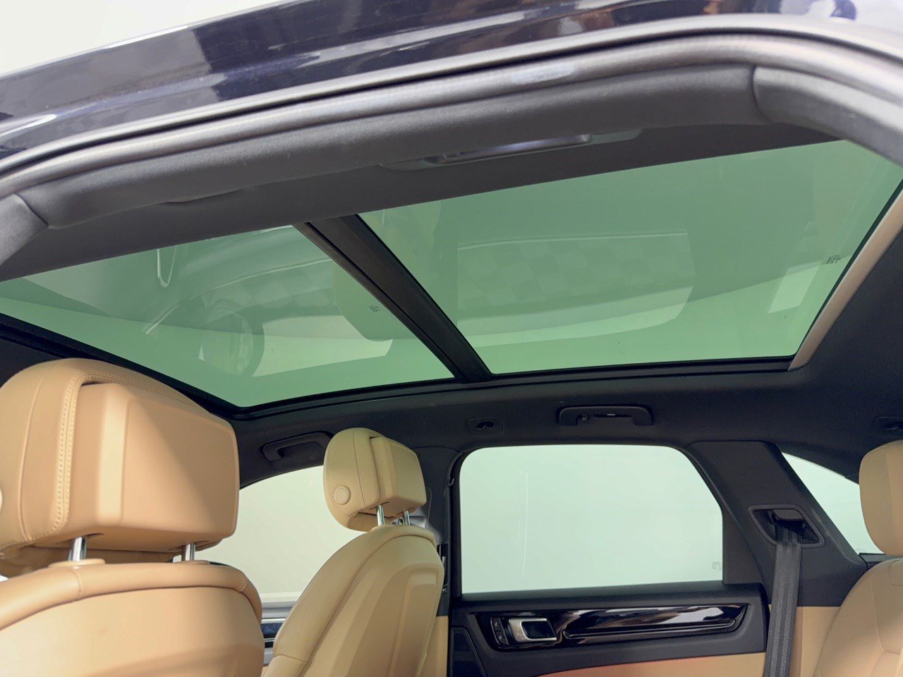 Certified 2022 Porsche Cayenne AWD/4WD image 27