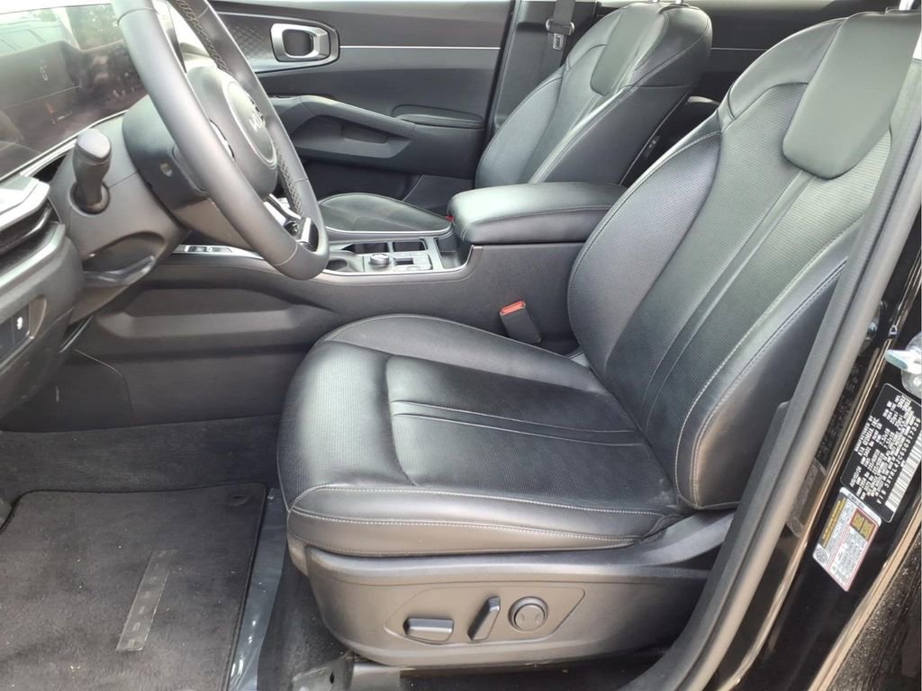 Used 2025 Kia Sorento S w/ Panoramic Sunroof Package FWD image 13